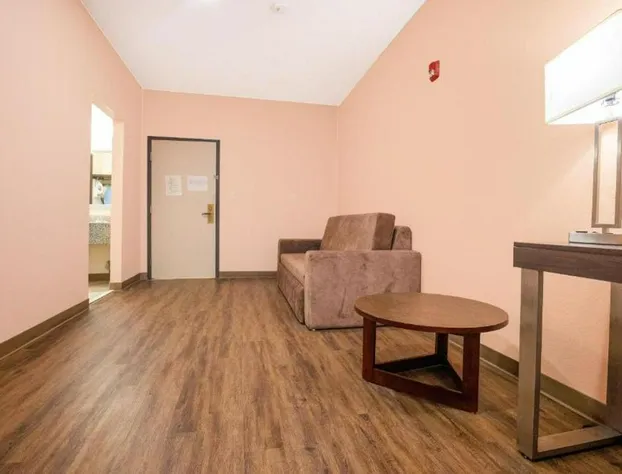 Royal Inn & Suites hotel detail image 4