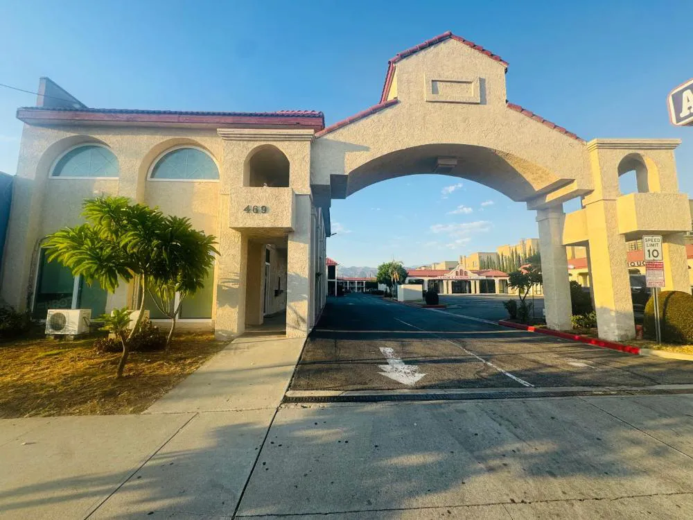 Casa Blanca Hotel & Suites Azusa hotel hero