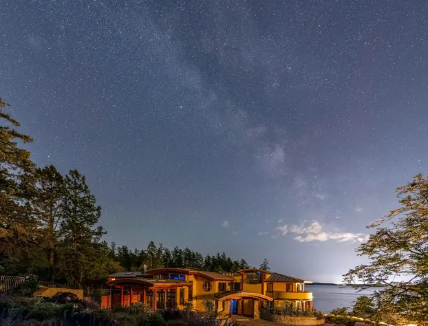 Lightwater Cove hotel detail image 2