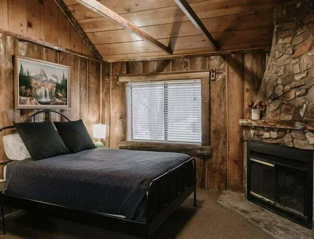 OAK Knoll Duplex Studio Unit 14 #2411 hotel detail image 3