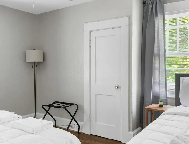 Renovated Central Park Chic hotel detail image 4