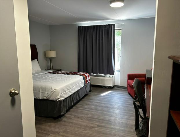 Clemmons inn & suites hotel detail image 4