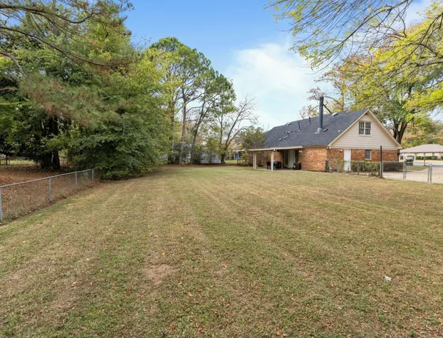 Midtown Fenced Yard White Acres Retreat hotel detail image 4