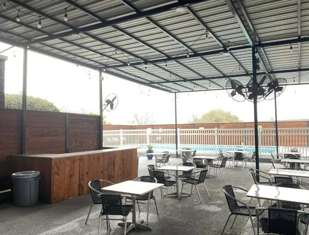 Hotel 10 Extended Stay hotel detail image 3