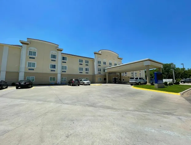 Quality Inn & Suites Ardmore hotel detail image 4