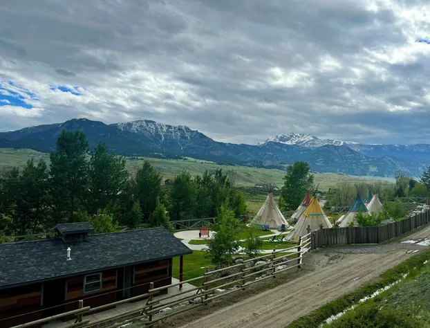 Yellowstone Tipis hotel detail image 2