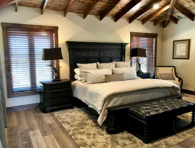 Longneck Manor hotel detail image 4