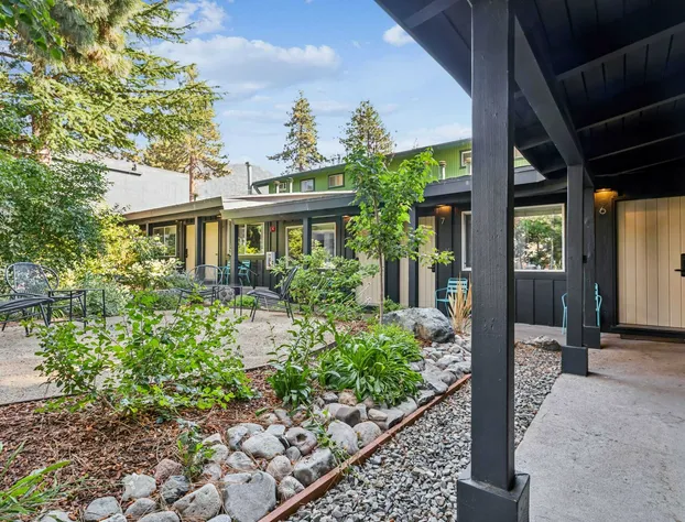 South Lake Chalet hotel detail image 4