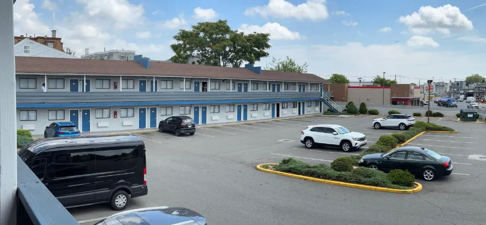 Ritz Motel hotel hero