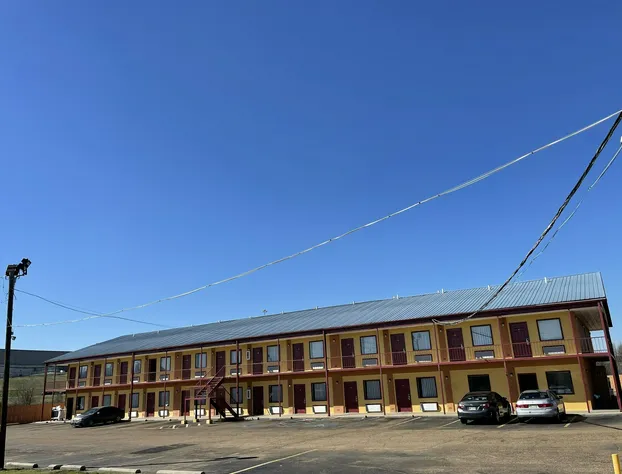 Deluxe Inn hotel detail image 2