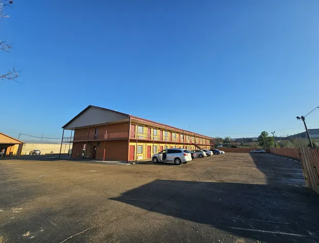 Deluxe Inn hotel detail image 3