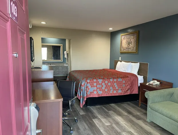 Deluxe Inn hotel detail image 4