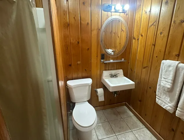 Country Cabin Motel hotel detail image 4