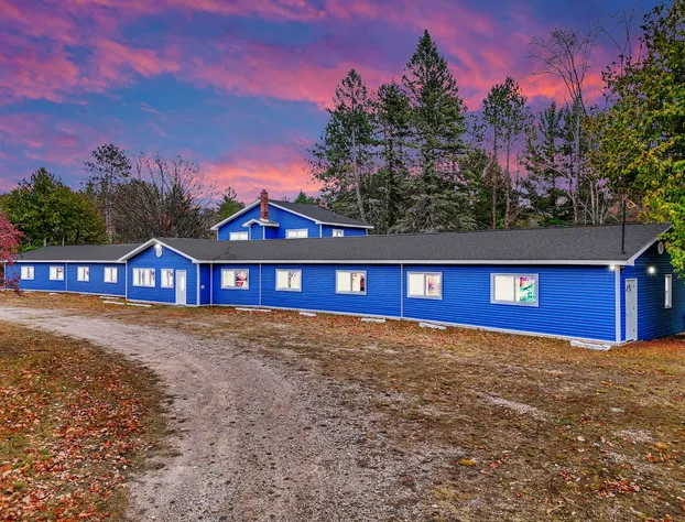 The Blue Anchor at Houghton Lake hotel detail image 1