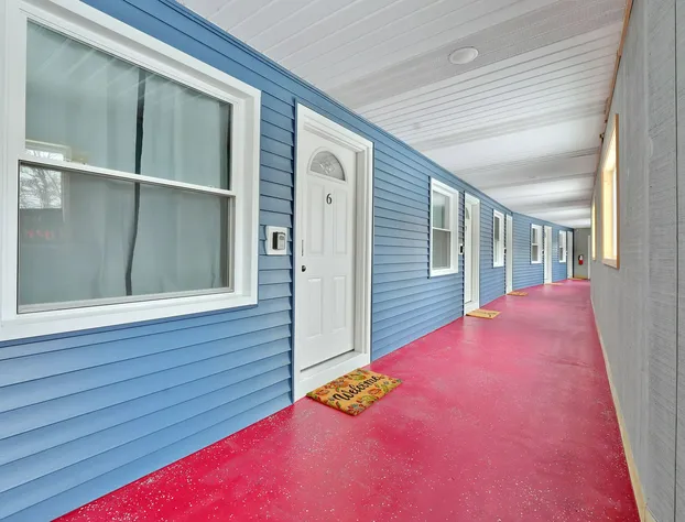 The Blue Anchor at Houghton Lake hotel detail image 4