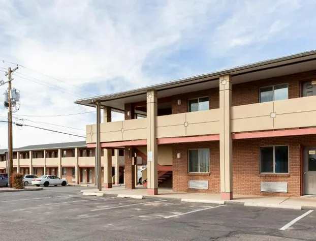 Cedar Valley Inn hotel detail image 2