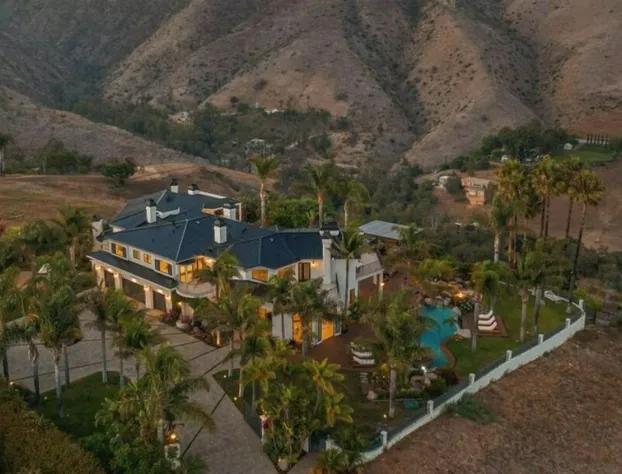 Pacific Paradise hotel detail image 4