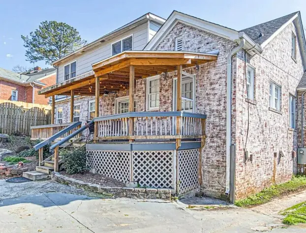 Historic Lakebottom Park Charm hotel detail image 1