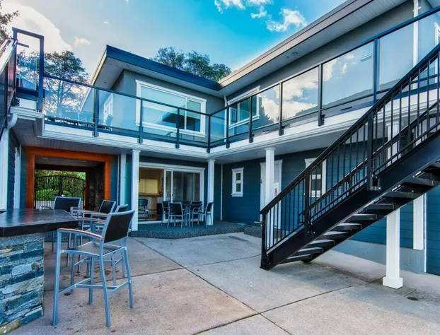 Qualicum Beach Ocean Suites hotel detail image 1