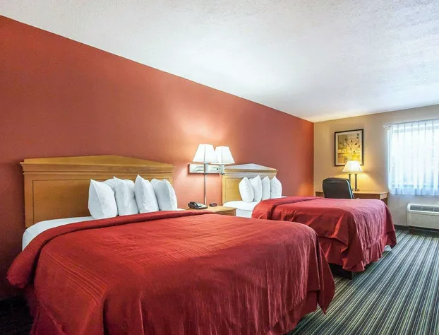 Econo Lodge Inn & Suites hotel detail image 3