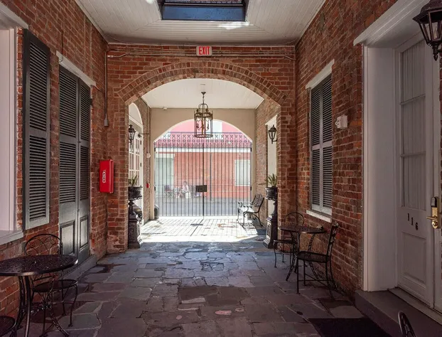 The Manor on St. Philip hotel detail image 1