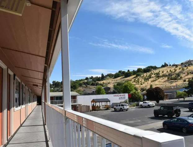 Arlington inn hotel detail image 3