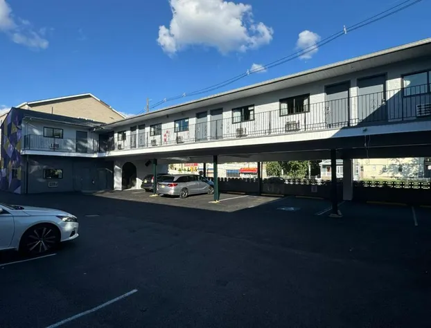 Essence Express Elizabeth EWR Airport hotel detail image 1