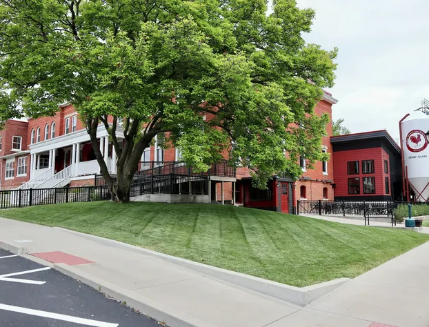 Historic Red Rooster Inn hotel detail image 2