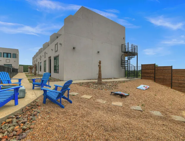 The Bentley Hotel - Marilyn Monroe Room - Hill Country View hotel detail image 4