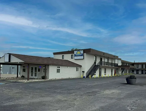 Days Inn by Wyndham Wheatland hotel detail image 1