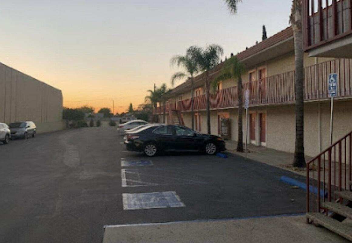 Villa Inn Anaheim hotel hero