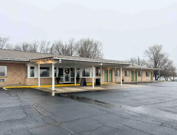 The Trail Inn - Slayton, MN - HWY 59 hotel detail image 1