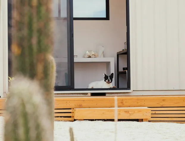 Leonoch containers hotel detail image 3