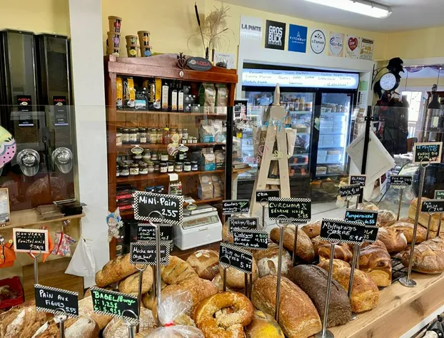 Auberge Le Sunshine - Café-bistro hotel detail image 3