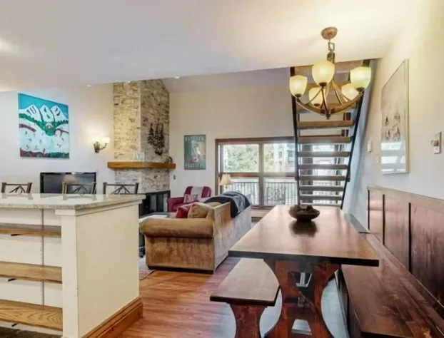 Luxury Ski In, Ski Out 1 Bedroom Condo in Lionshead Village hotel detail image 2