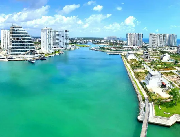 Renaissance Cancun Resort & Marina hotel detail image 1