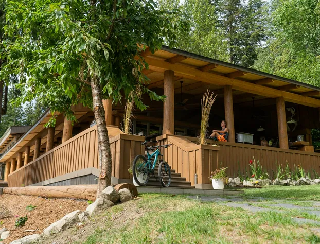 New Denver Lodge hotel detail image 1