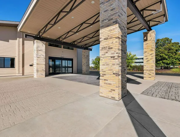 Clarion Pointe Milwaukee Airport hotel detail image 3