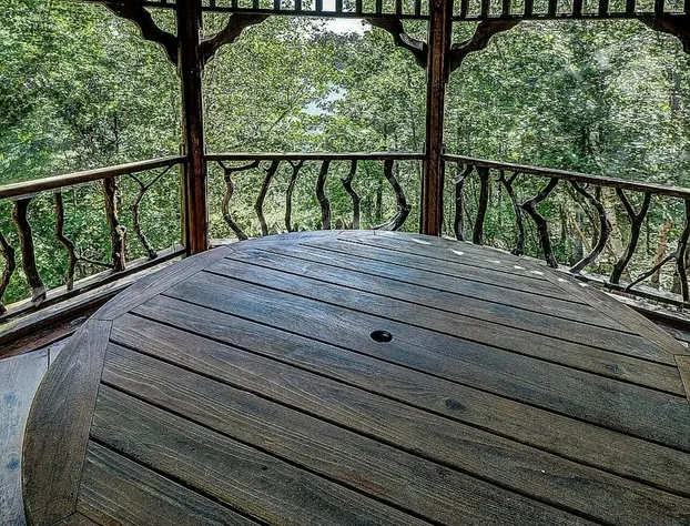 Beautiful Northwoods Getaway hotel detail image 4