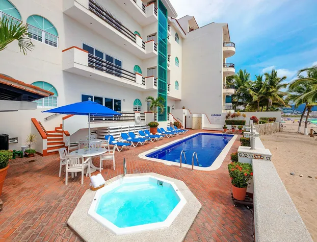 WIVC Casa de la Playa Condo - Literally on the Beach with Swimming Pool & Jacuzzi hotel detail image 2