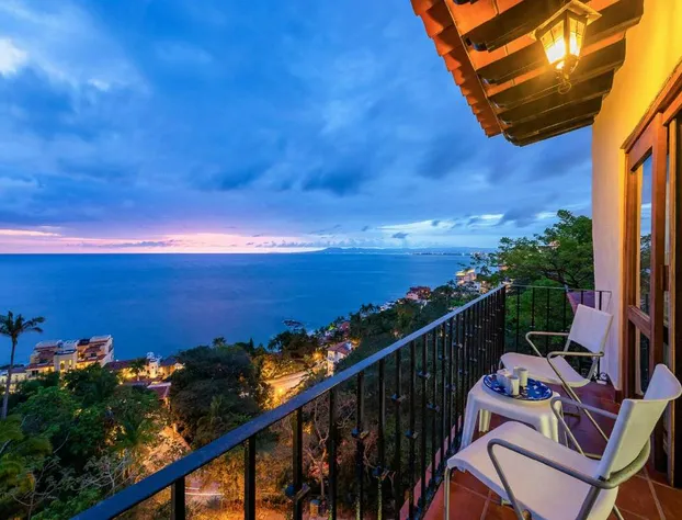 WIVC Conchas Chinas Condo - Stunning Ocean & Mountain Views, Close To The Beach & Romantic Zone hotel detail image 2