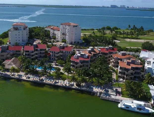 WIVC Coral Mar Resort- Amazing Hotel Zone & Lagoon Views, Enjoy the Tropical Breeze hotel detail image 2