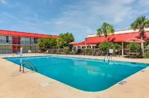 Ramada by Wyndham Santee I-95 hotel detail image 1