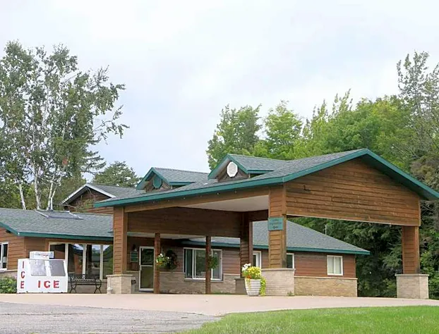 Quality Inn & Suites Munising hotel detail image 1