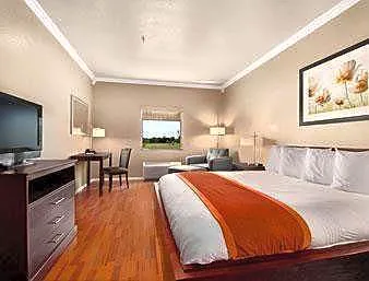 Days Inn and Suites Groesbeck hotel detail image 1