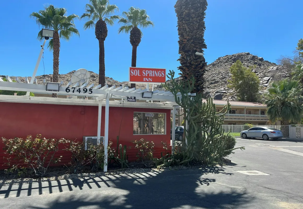Sol Springs Inn hotel hero