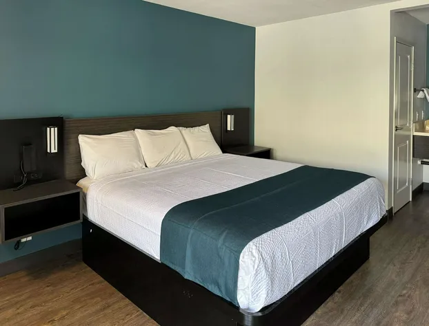 Studio 6 Suites Gardena, CA hotel detail image 4