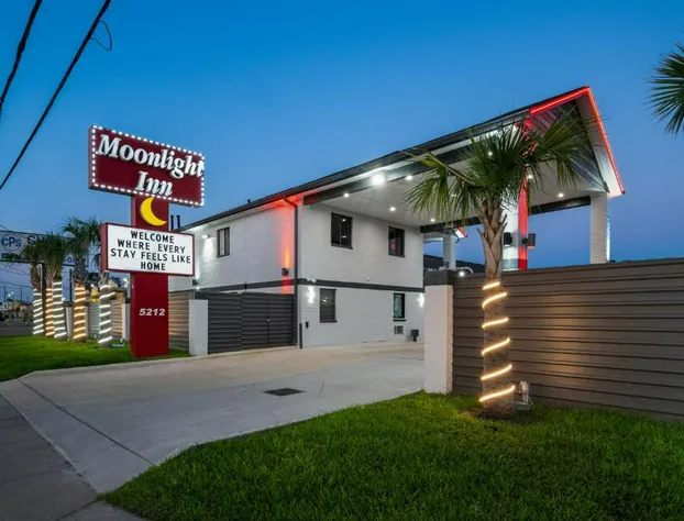 Moonlight Inn - Houston I-45 & Airline hotel detail image 1