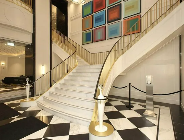 Stylish Downtown Toronto Residential Hotel hotel detail image 1