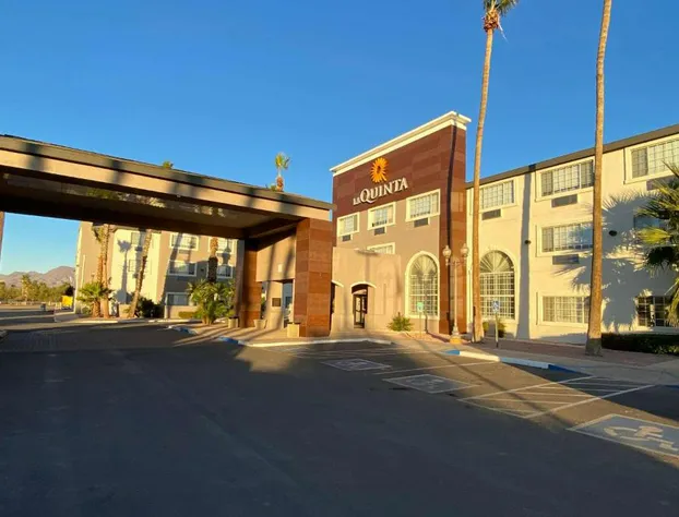 La Quinta Inn & Suites by Wyndham Safford Copper Valley hotel detail image 2